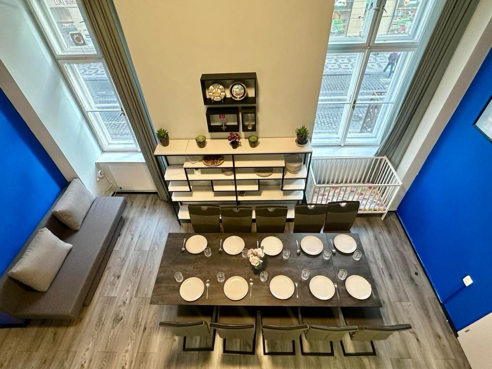 Stunning & Spacious 2bdr In Center Prague1 Apartament